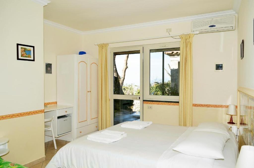 Le Ginestre Di Capri Bb & Holiday House Anacapri  Exterior photo