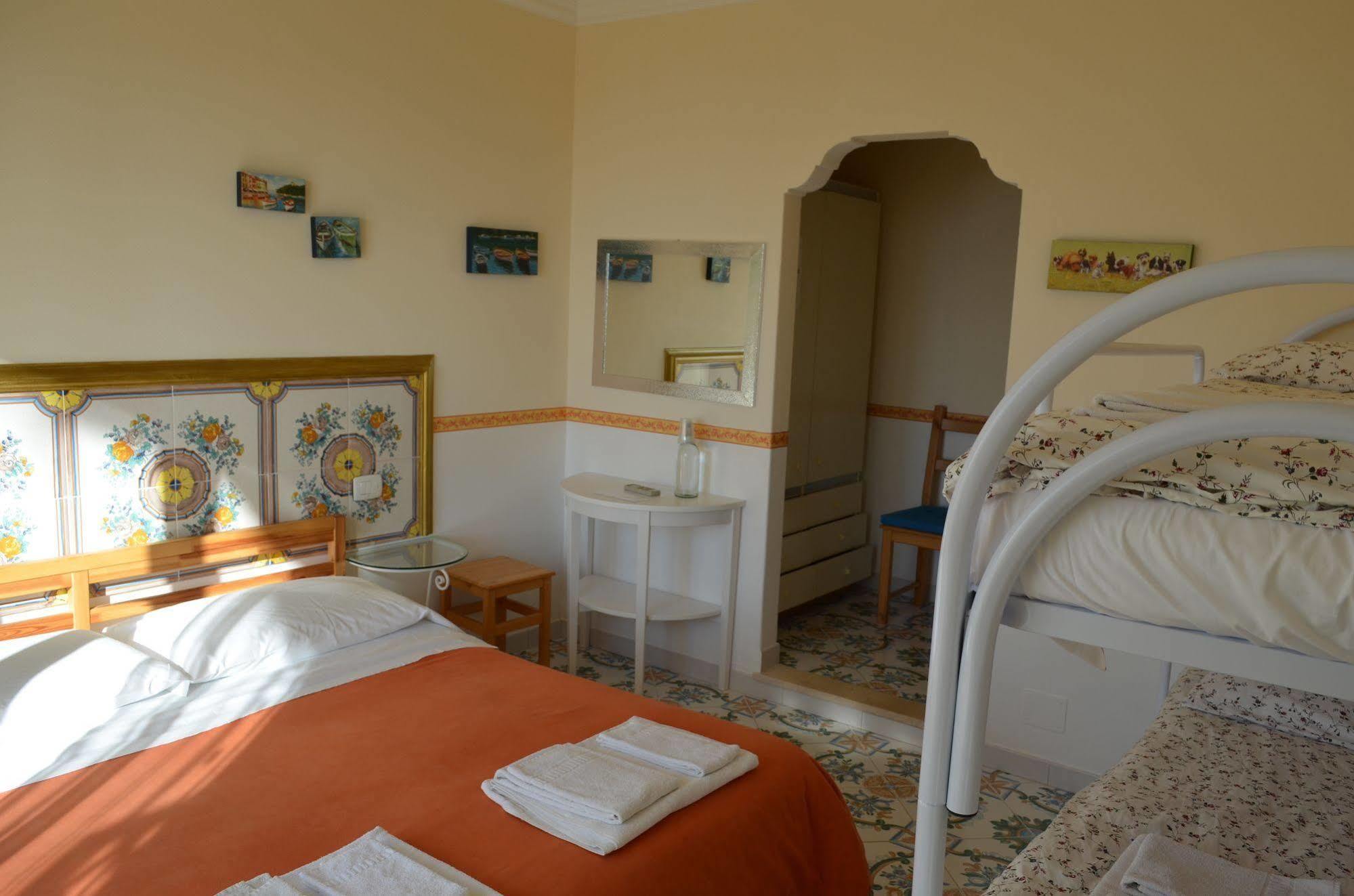 Le Ginestre Di Capri Bb & Holiday House Anacapri  Exterior photo