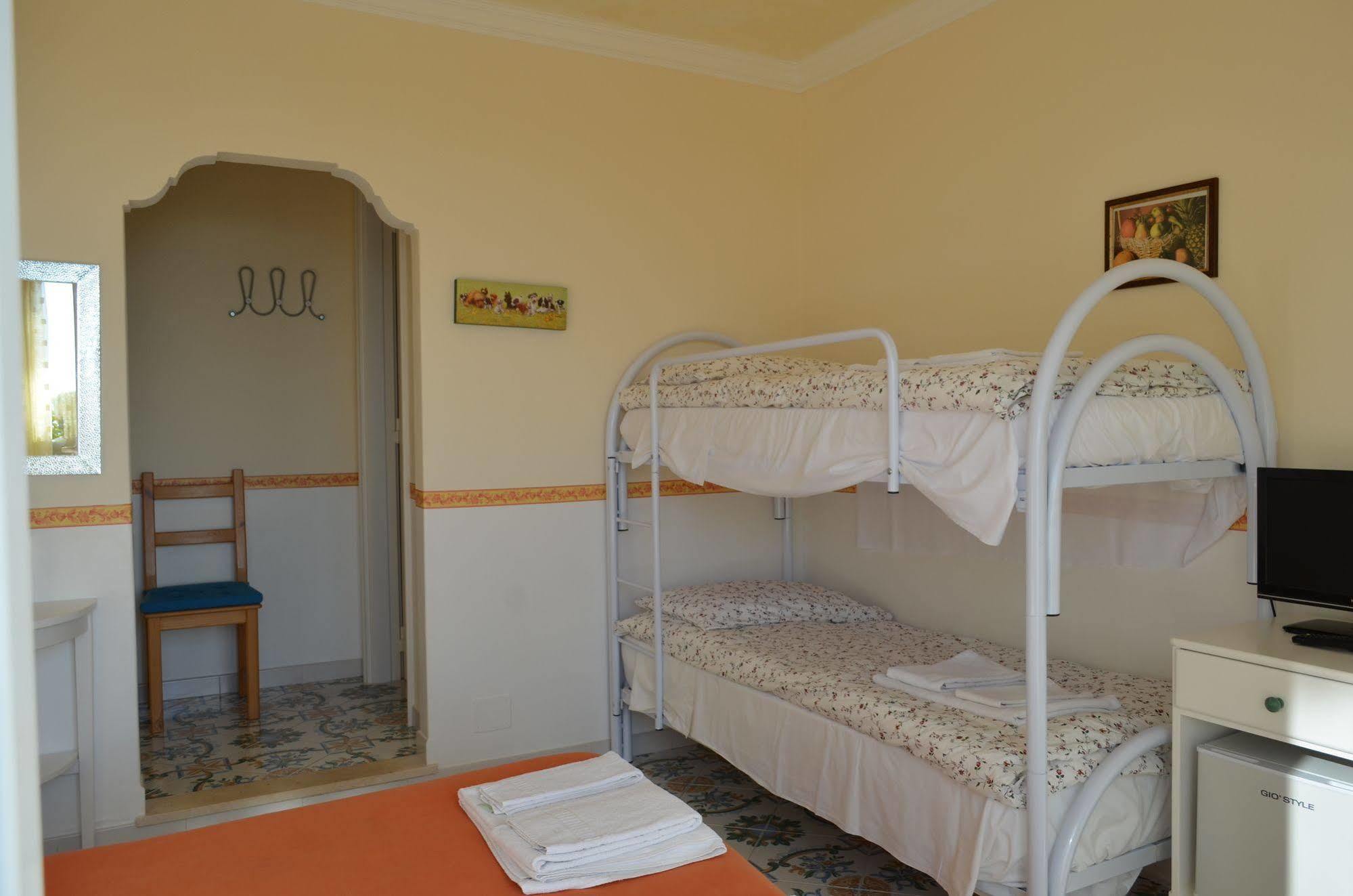 Le Ginestre Di Capri Bb & Holiday House Anacapri  Exterior photo