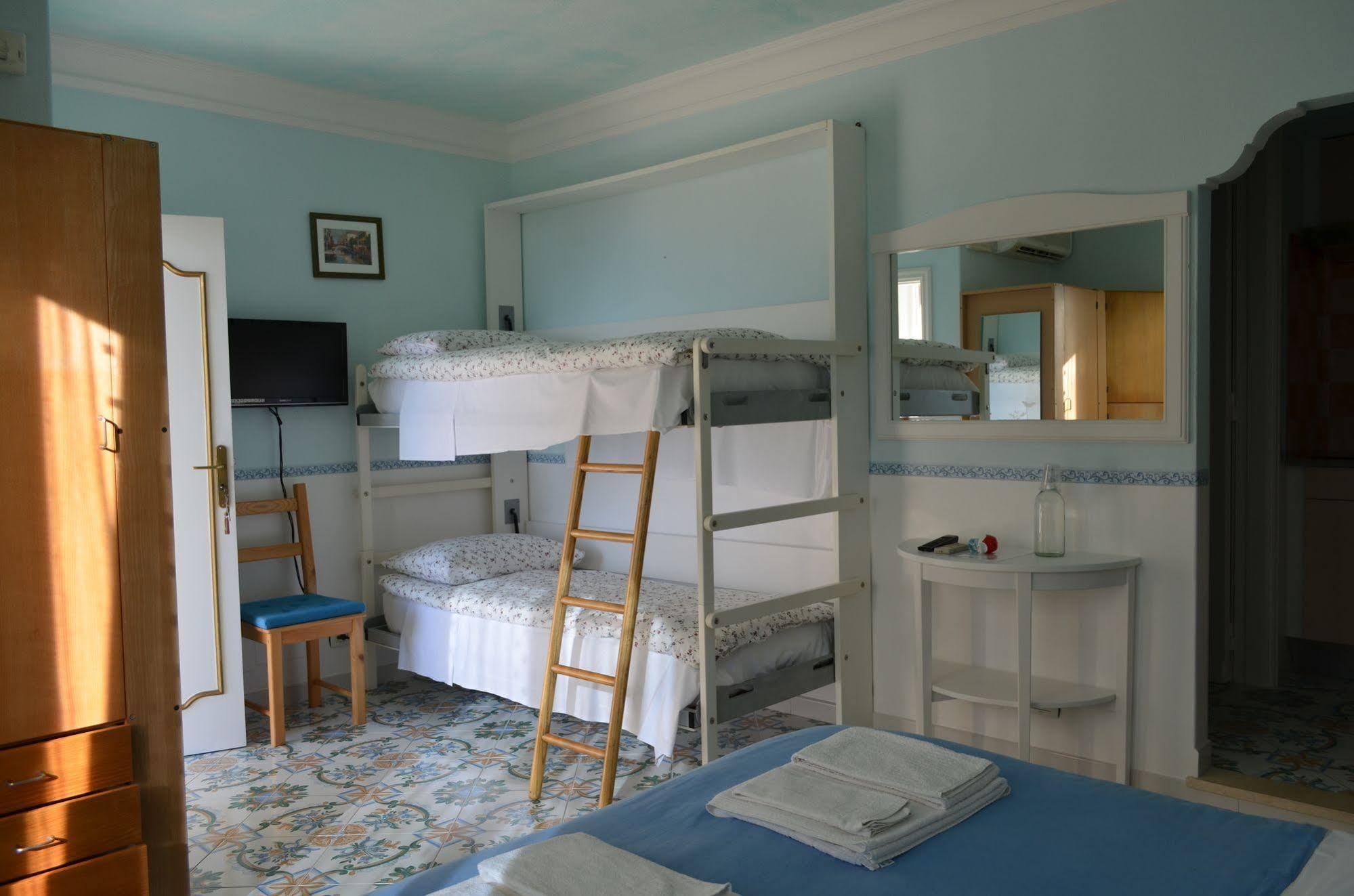 Le Ginestre Di Capri Bb & Holiday House Anacapri  Exterior photo